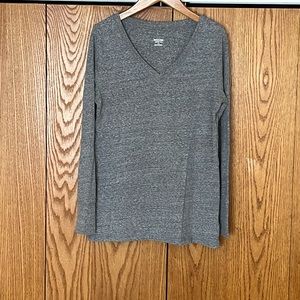 SIMPLE!!! long sleeve v-neck grey. Size large